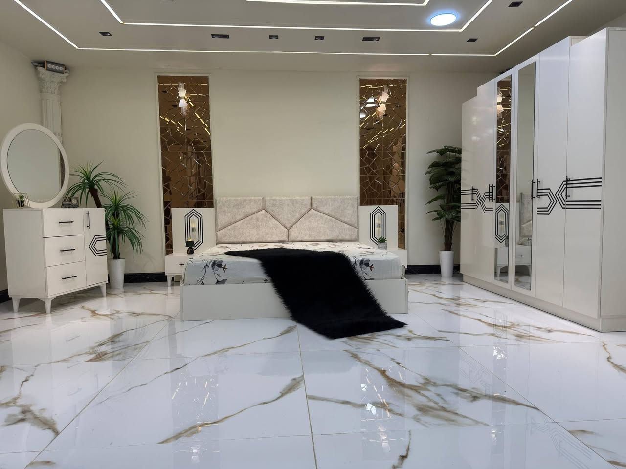 *موديل             022            الاقتصادي*

سعر 625 الف موجود توصيل كاف المحافظات نقل والشد يتصلون على الخاص
❇️ 5 قطع      كنتور 220
⭕️ *الكنتور العالي*
❇️ ميز تواليت ضخم
❇️ شغل ممتاز
❇️ السرير ثابت     🇹🇷🇹🇷🇹🇷


**إذا كنت صاحب هذا الإعلان وتريد حذفه لأي سبب، رجاءا أرسل رسالة إلى الدعم الفني**