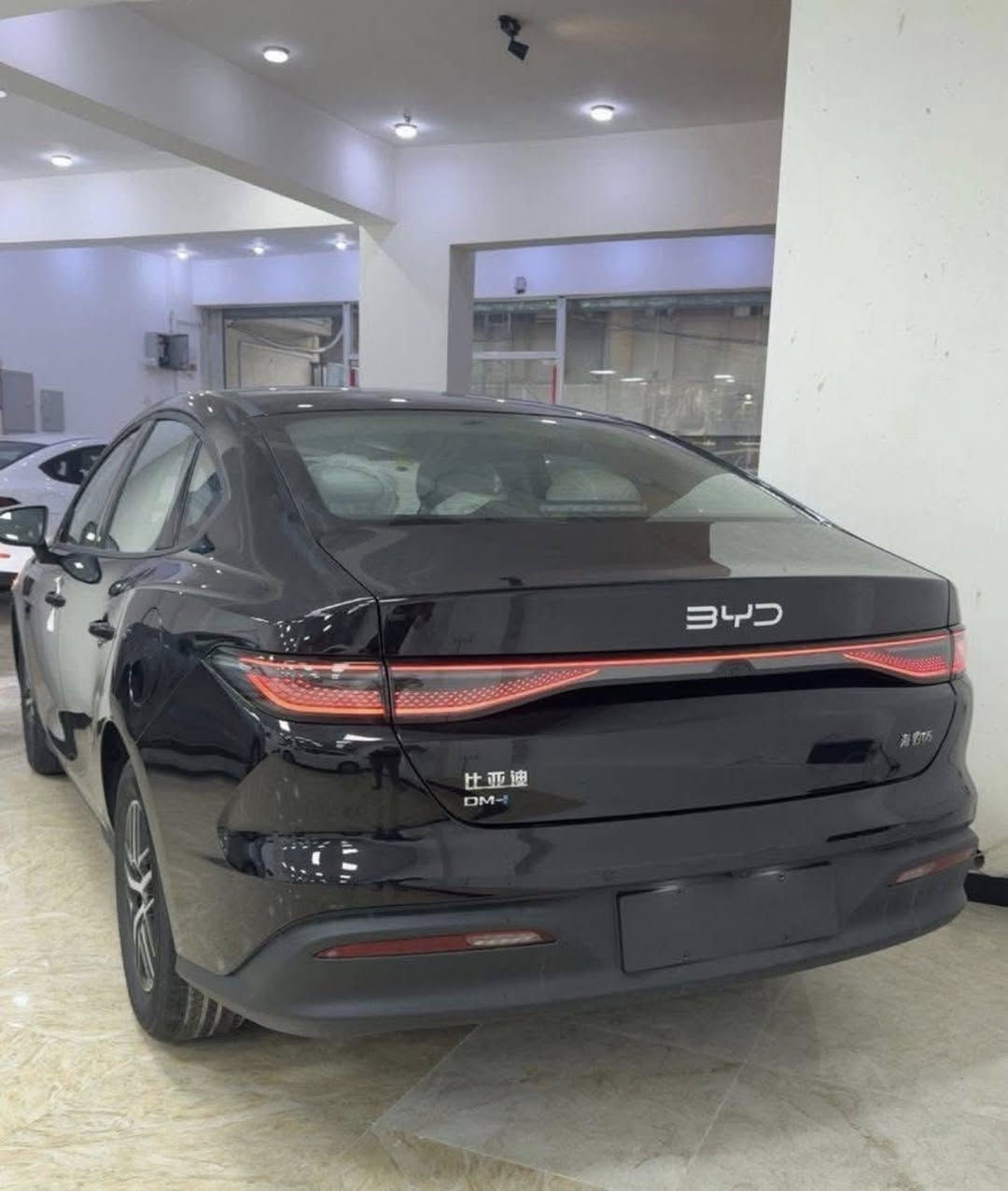 السلام عليكم
سيل 5 زيرووو 2000 KM 
2025 رقم بغداد سنوية بأسمي
لون اسود وداخل ابيض ملكي
السيارة كفالة عامة حتى من الزلغ بعدها بنايلون الشركة

🔸 ملحقاتها كاملة 🔸
بصمة . كارت . ارضيات . شاحن اصلي بدون ايرث

العنوان بغداد مجمع الايادي 📍
للاستفسار ☎️
***********
السعر 19 مليون  قفل سعر نهائي بدون عملة
