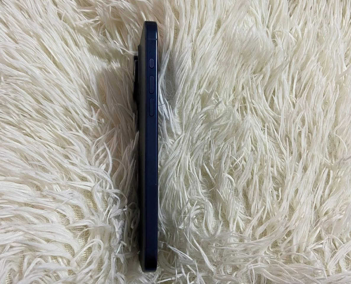 15 برو ماكس 
بطارية 87 
256 جيجا 
معو كرتونة وكڤر وسلك ولزقة شاشة 
السعر 560


**إذا كنت صاحب هذا الإعلان وتريد حذفه لأي سبب، رجاءا أرسل رسالة إلى الدعم الفني**