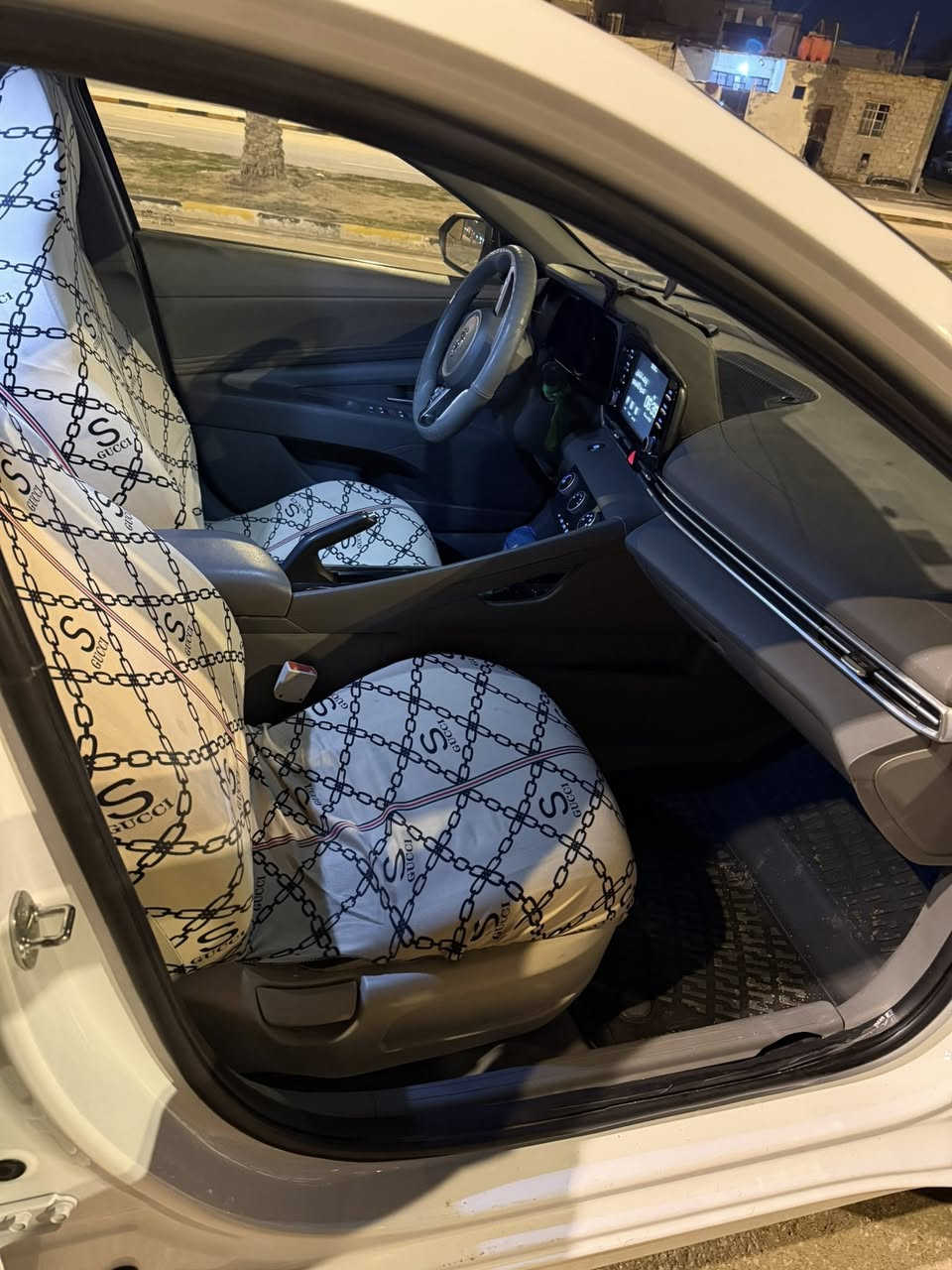 النترا ٢٣ ماشية ٧٦ قابل للزيادة
الضرر الجامغ الخلفي عكس السايق جزء صبغ والجامع الثاني بارد بصيط 
***********
