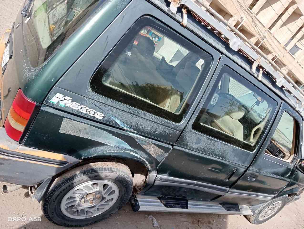 السلام عليكم 
دوج كلايزلار 1993
7 راكب مكينة بيها خيط بخار
صدر امامي جديد
صدر خلفي جديد 
مشط استيرن جديد 
باور جديد
تخم تاير نضيف
دواخلها نضيفه
كهربائياتها جاهزة 
السياره بيها جراد 
بيها خياسات قليله بل هلال
السعر 32 
مكان السيارة بغداد حي اور 
رقم الموبايل ***********
