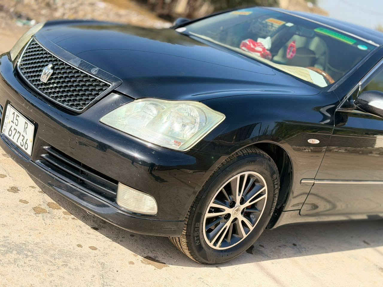 سلام عليكم 
شاهينه كصه قماره والباقي كفاله 
موديل 2004
رقم أنيار نكليزي بسمي قرار 48شرط فترة الشهرين
موصفات السياره 3دكم فول
جلد بيجي 
تبريد خلفي ثلاجه 
3بردات 
فتحه مكينه وكير ب الكارتون ستوني مبدلها 
حداديه من طول الطول جديده 
سياره متعوب عليه مال جناي 
السعر 145وبيه مجال قليل جدا
الاستفسار ***********
