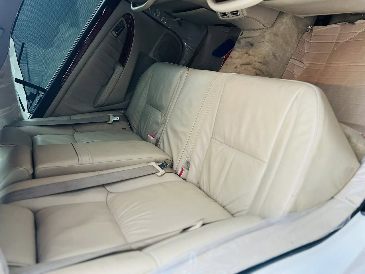 شاهینە مووس.
2004
182  بێ دووکەڵ.
ناو زەرد .
سێ دووگمە
سێ پەردە .
جڵد 
هیتەر
بەس شووێن مووسەکانی بۆیاخە 
شاشە
سووکان کارەبا .
کووشن کارەبا .
مەجمووعە سووکانی لێکزس .
تەقەو ڕەقەی نییە .
 .ساردوو گەرمی بەسراوە .
برێکی بەسراوە .
کامل مەسرەف کراوە .
دەعموو لێ دراوی نییە .
سعری 60گەڵاو مەجال .
***********
***********سەسایەق
