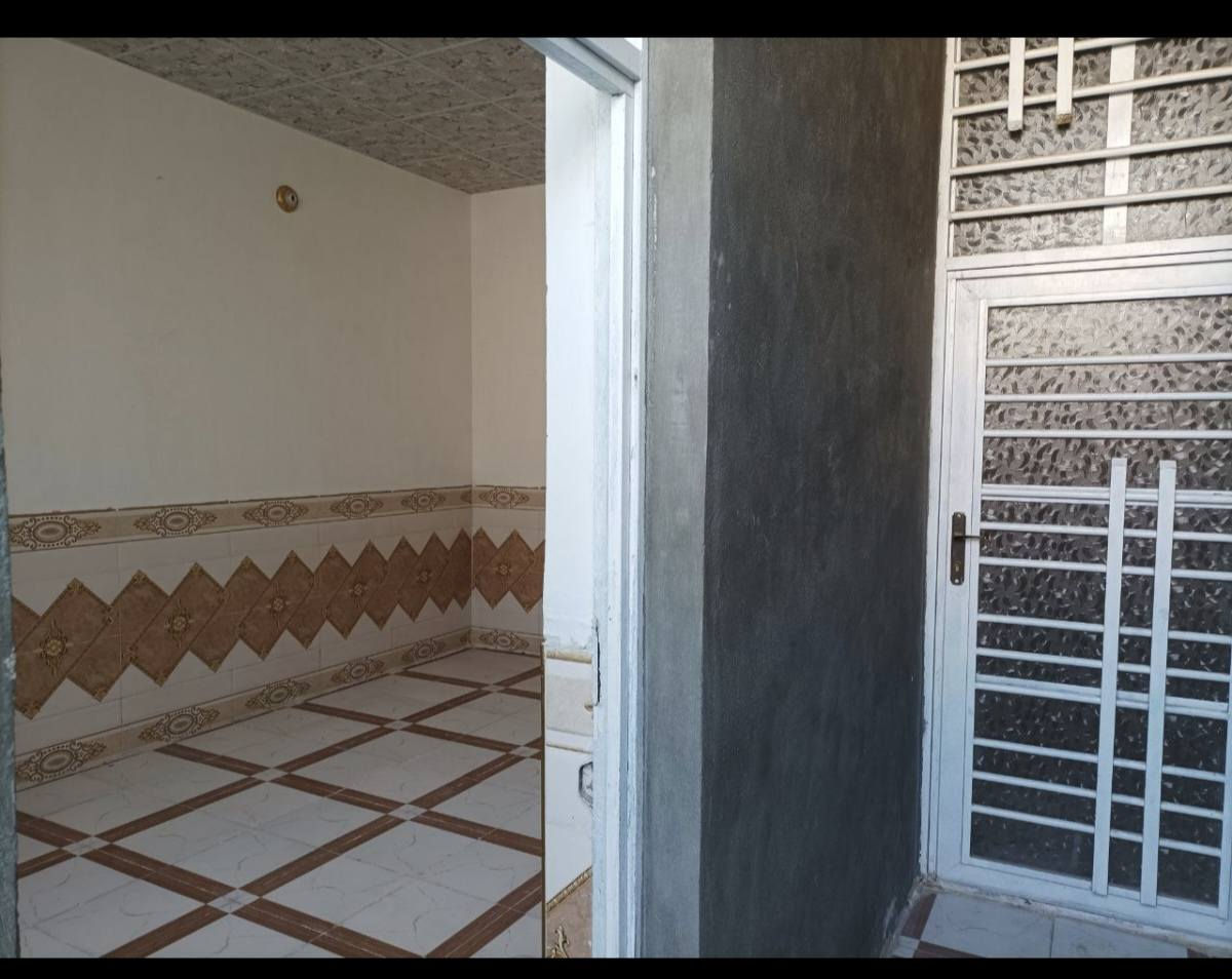 متوفر بيت للايجار ١٠٠ م حي النداء قرب المدرسه الورديه منطقة ٥٩ بناء نظيف غرفه وصاله واستقبال ومطبخ وحمامات
***********
