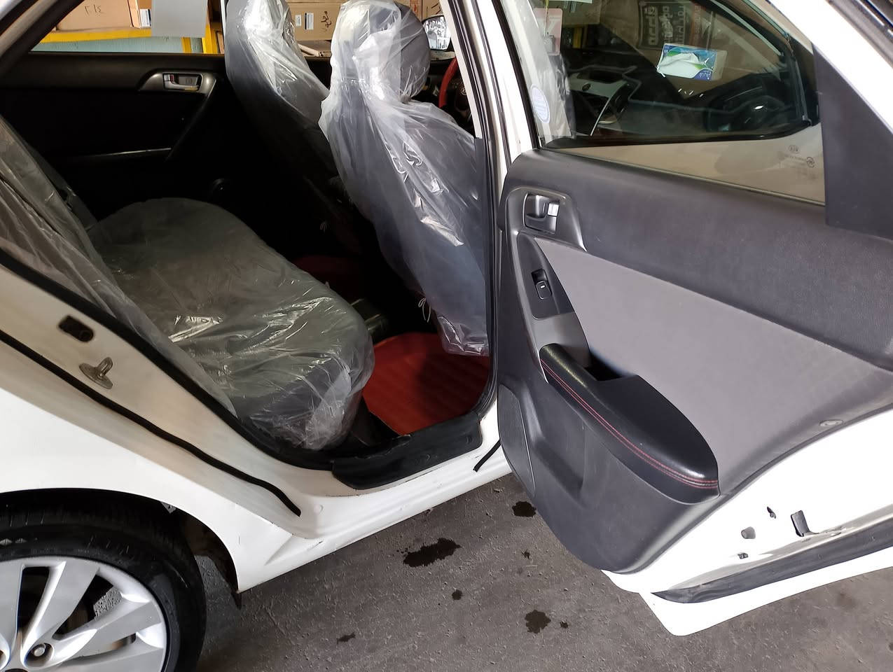 سلام عليكم اخوان سيراتو 11خليجي بيها جاملغ خلفي او قبق جنطه رقم بغداد بسمي هزه جديده محرك 1600صدرامامي خلفي بيه شويه شخوط اشاير بل مري ويل 17 رياضي فتحه بل قماره دواخلها حلوه مكانها كربلاء *********** السعر 108وبيها مجال قليل
