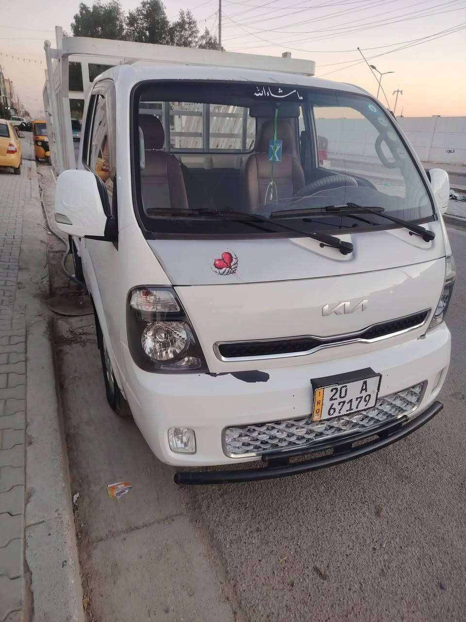 سلام عليكم كيا حمل موديل 2020 الشكل القديم رقم ديالى باسمي السعر 127 او بي مجال قليل اي نقص مابيهة بس بيهة بارد اب مكان القلب تجي اتكلب واتشوف ابعينك مكاني الحسينيه مال الراشديه ***********
