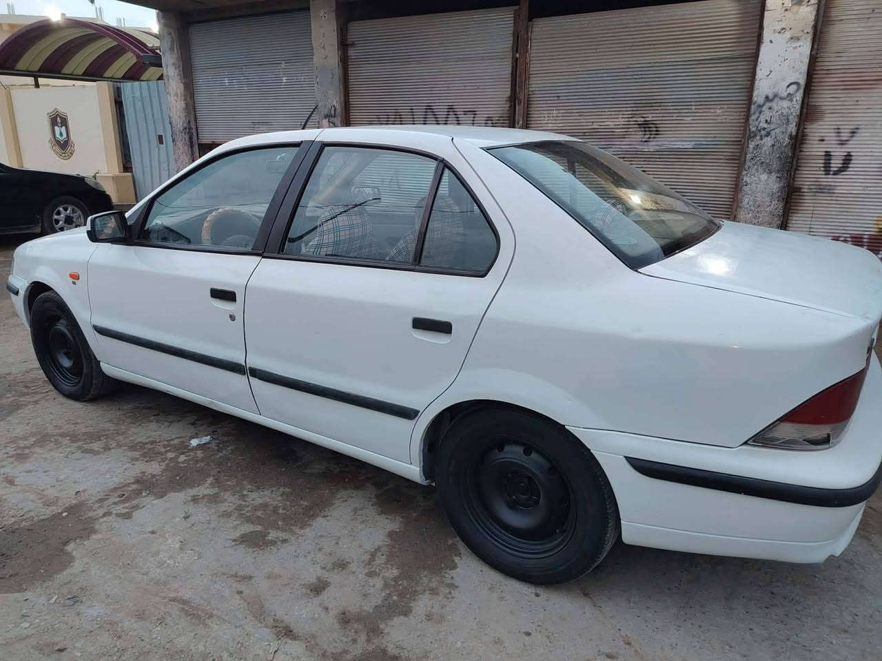 سلام عليكم سمد البيع موديل 2011 سياره مكفوله عد البنيد مبدل فقط سياره مكينه جديد حداديه جديد تخم تاير جديد كهربايات كلهه شغاله سعر سياره 36 وبيهه مجال الشراي مكان سيار ديوانيه قضاء غماس رقم الهاتف ***********
