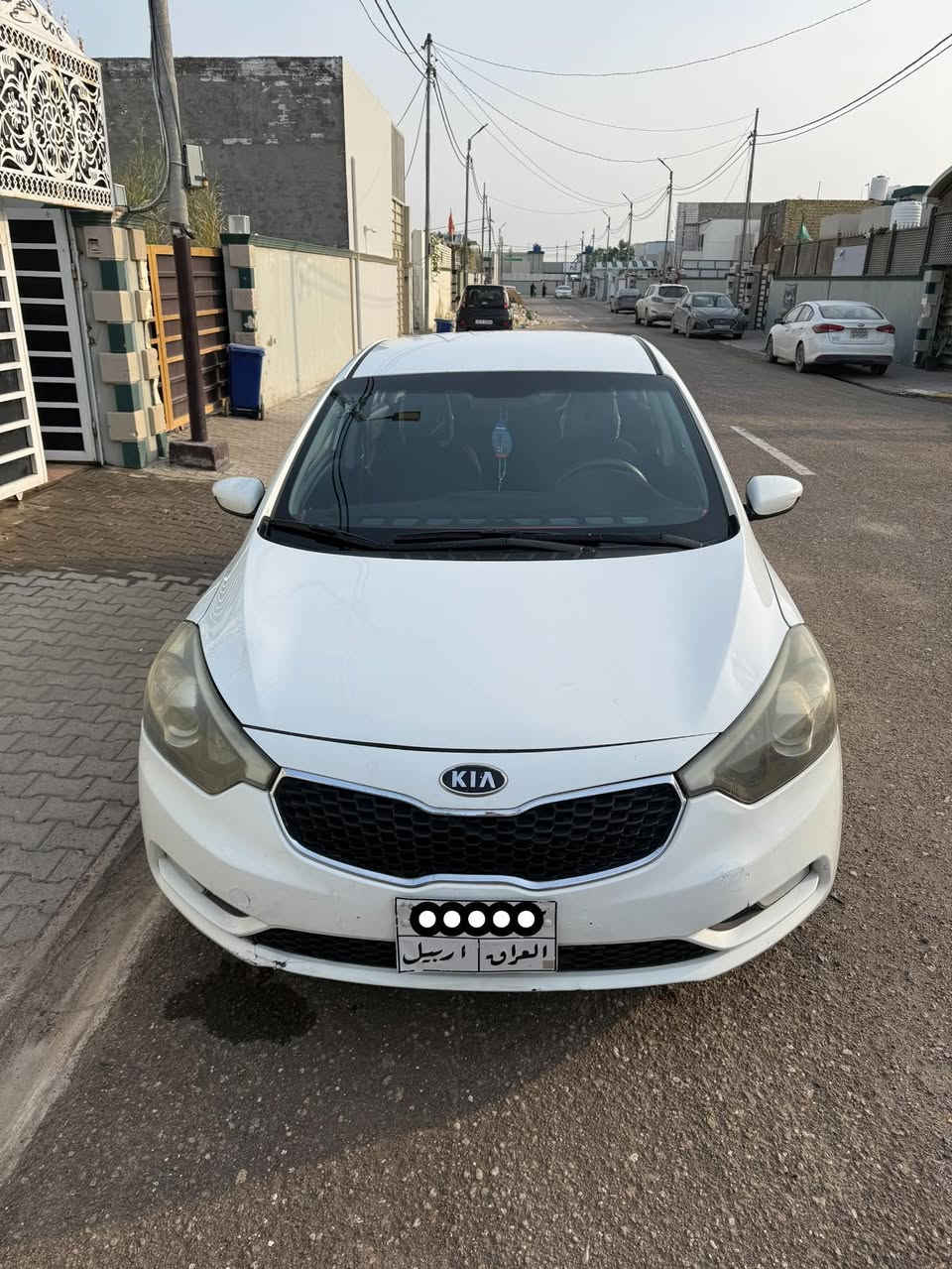 سلام عليكم
سيراتوو مديل14 السياره حلووه ماعايزهة شي
كيرر مكينه حداديه تبريد تخم تايرر جديد 
بيه رش صبغ فوك القبق مال بانزين والباب الوره الصدرر السياره ماعايزه شي 
١٢٠وبيه مجال
***********
