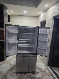 ثلاجه للبيع ٣٠٠ وبيه مجال ٠٧٨٣١١٥٤٩٢٠