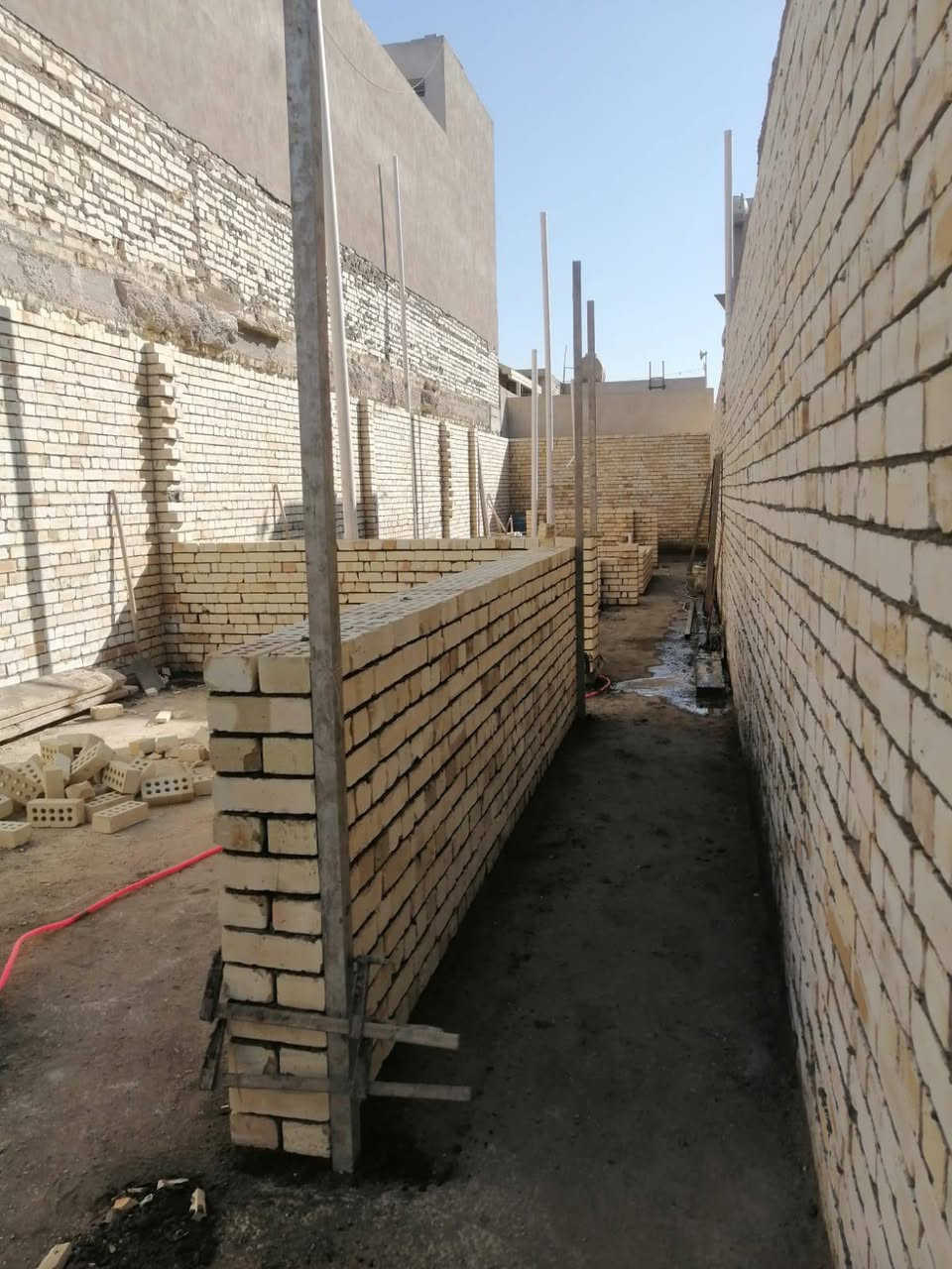 اللهم صلي على محمد وآل محمد
خلفه بناء شغل درجه اولى 
مساطر وكبان التزام ونظافه شغلنه على دبل وقطعي وباليوميه طابوك ،فرمستون ،بلوك
استلام مهندس 
***********
***********
