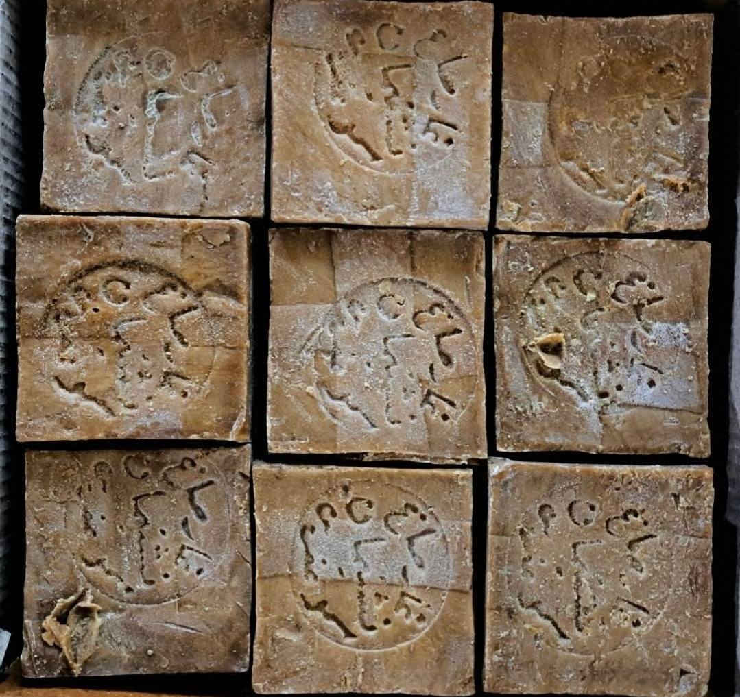 تخفيضات إذا أكثر من علبة والتوصيل مجاني #أصلي_بشرط_وضمان  صابون غار حلبي الأصلي الطبيعي
العلبة 9 قطع 2 كيلو
نسبة زيت الزيتون 80% زيت الغار 20% طبيعي 100% امانة الله
*********** 
*********** أربيل, العراق
