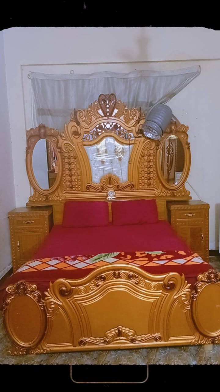 السلام عليكم غرفه اخشاب صاج حطاطه درجه اولى استخدام 8 اشهر فقط للبيع السعر (مليون و750) وبيهه مجال مكاني حي الجمهوريه قرب الكماليات *********** يتوفر واتساب
