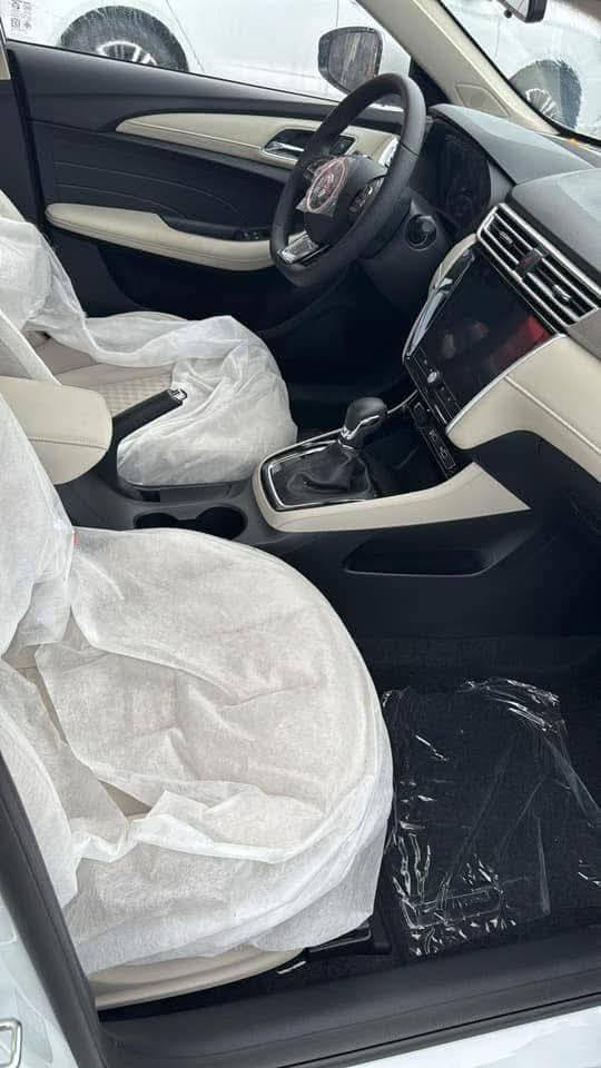 السلام عليكم ورحمه الله وبركاته جمعة مباركة عل الجميع للبيع MG5 موديل 2025 زيرو  ضمان٦سنوات بوضع الشركة رقم اربيل بسمي حاليآفحص مؤقت وره العيد أن شاء الله أرقمها أو لي اصير من قسمته كبل اصير ابسمه اويريد وكاله اوبسمه حاضر السعر١١٥ كامل مع الرقم  أي ستفسار هذا رقمي *********** او ***********هذا الخط الاثير بي واتساب اسف عل الاطاله
