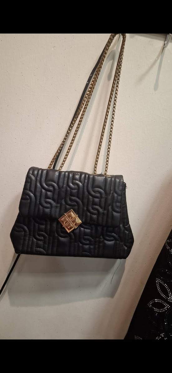 فستان اسود البس من ق٤٠ ال ق٤٦ سعر ١٠ مع التوصيل الجنطة


**إذا كنت صاحب هذا الإعلان وتريد حذفه لأي سبب، رجاءا أرسل رسالة إلى الدعم الفني**