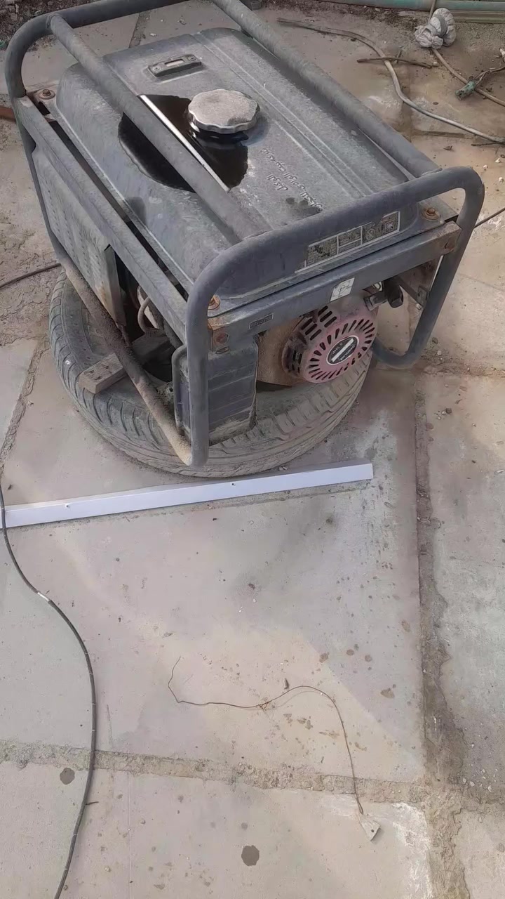 اغراض للبيع  في كربلاء 
مبردة كبيرة مستعمله نظيفة خزان٨٥ لتر ١٥٠ الف
مولدة ١٠ امبير ٥٠ الف
مروحة سقفيه ١٠الاف
***********_***********
