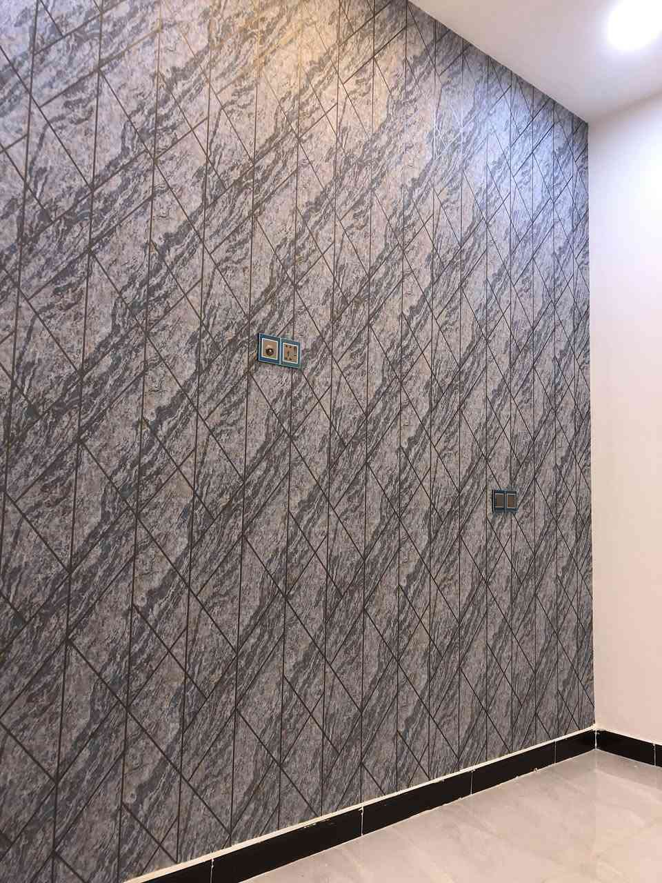 فني منفذ ديكور منزلي و ورق جدران ،، يود ألعمل مع مكاتب أو شركات تختص بالديكورات ألمنزلية ،، شرط الأختبار 
 ☎️ *********** 
مكلف بالنشر ،، والاتصال على رقم ألمنفذ واتساب
