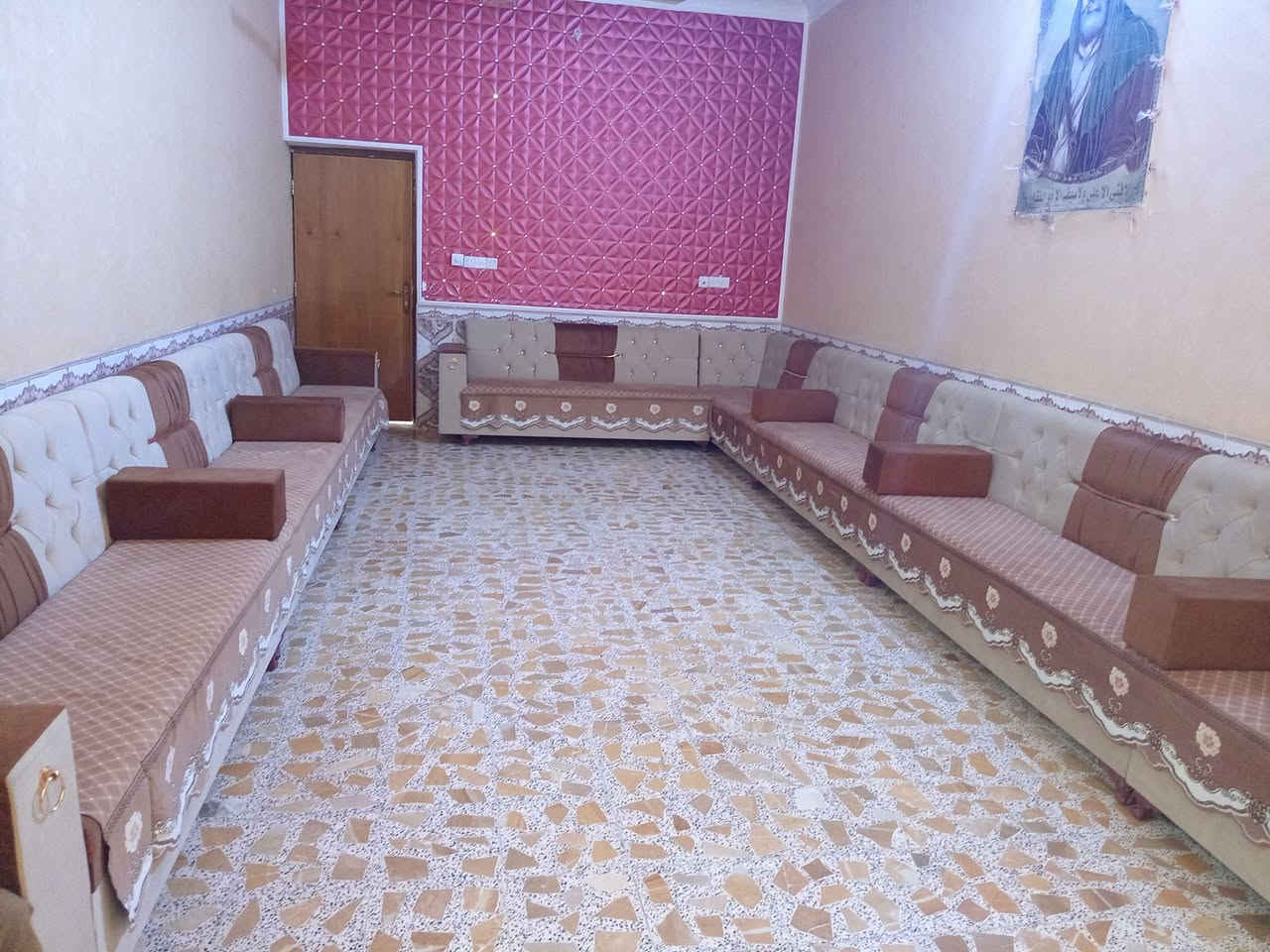 السلام عليكم عندي كخم لبيع كلش نضيف سعره مليون و100وبيه مجال.. شراي يتصل على هذه الرقم  ***********
