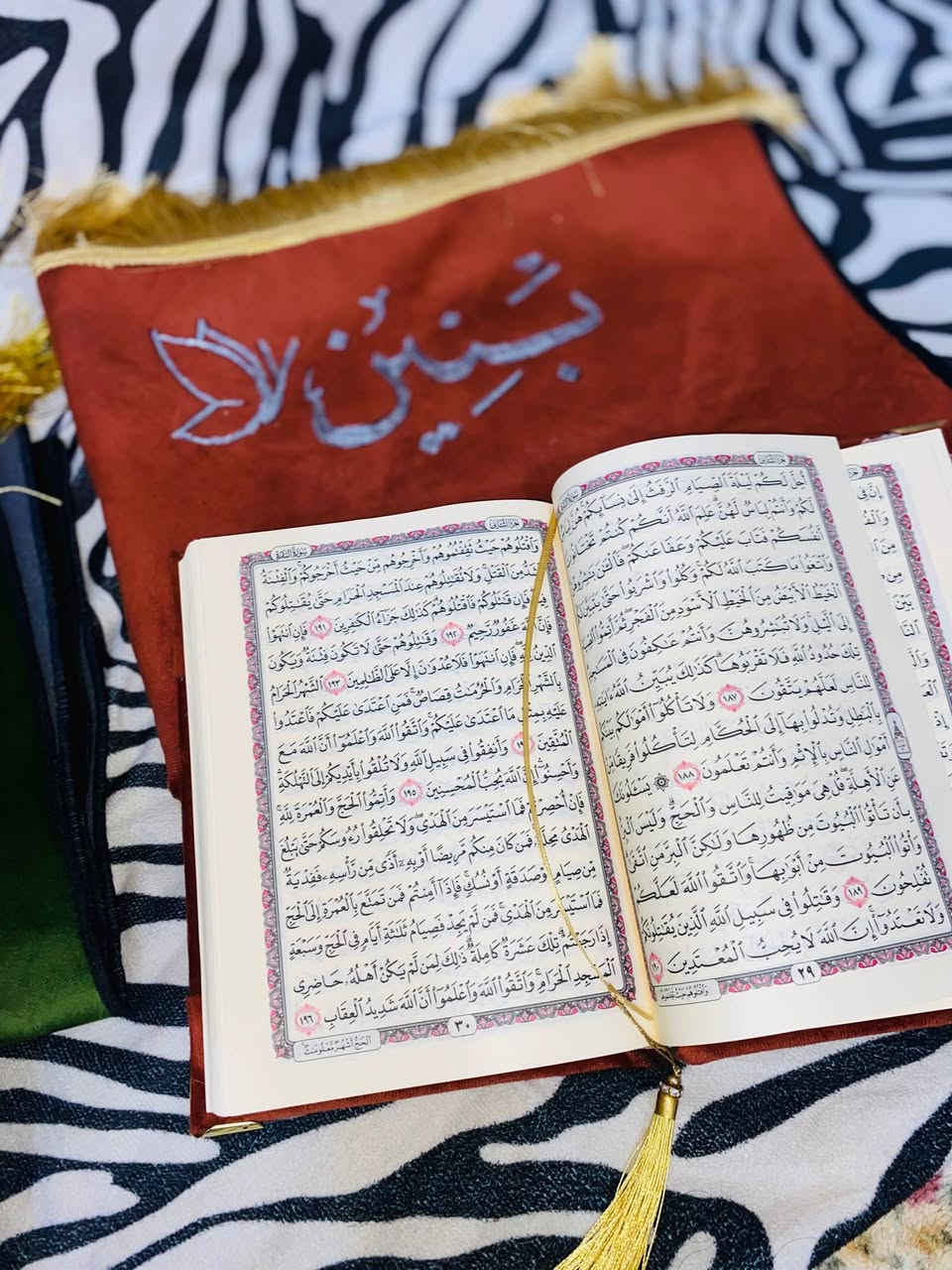 توفرت سجاده صلاه جميع الالوان
ولكتابه حسب الطلب متوفر طباعه فينيل الحراريه وكتابه بلكاويه الحراريه لتواصل والاستفسار مـتـجر قـصة 

@إشارة


**إذا كنت صاحب هذا الإعلان وتريد حذفه لأي سبب، رجاءا أرسل رسالة إلى الدعم الفني**