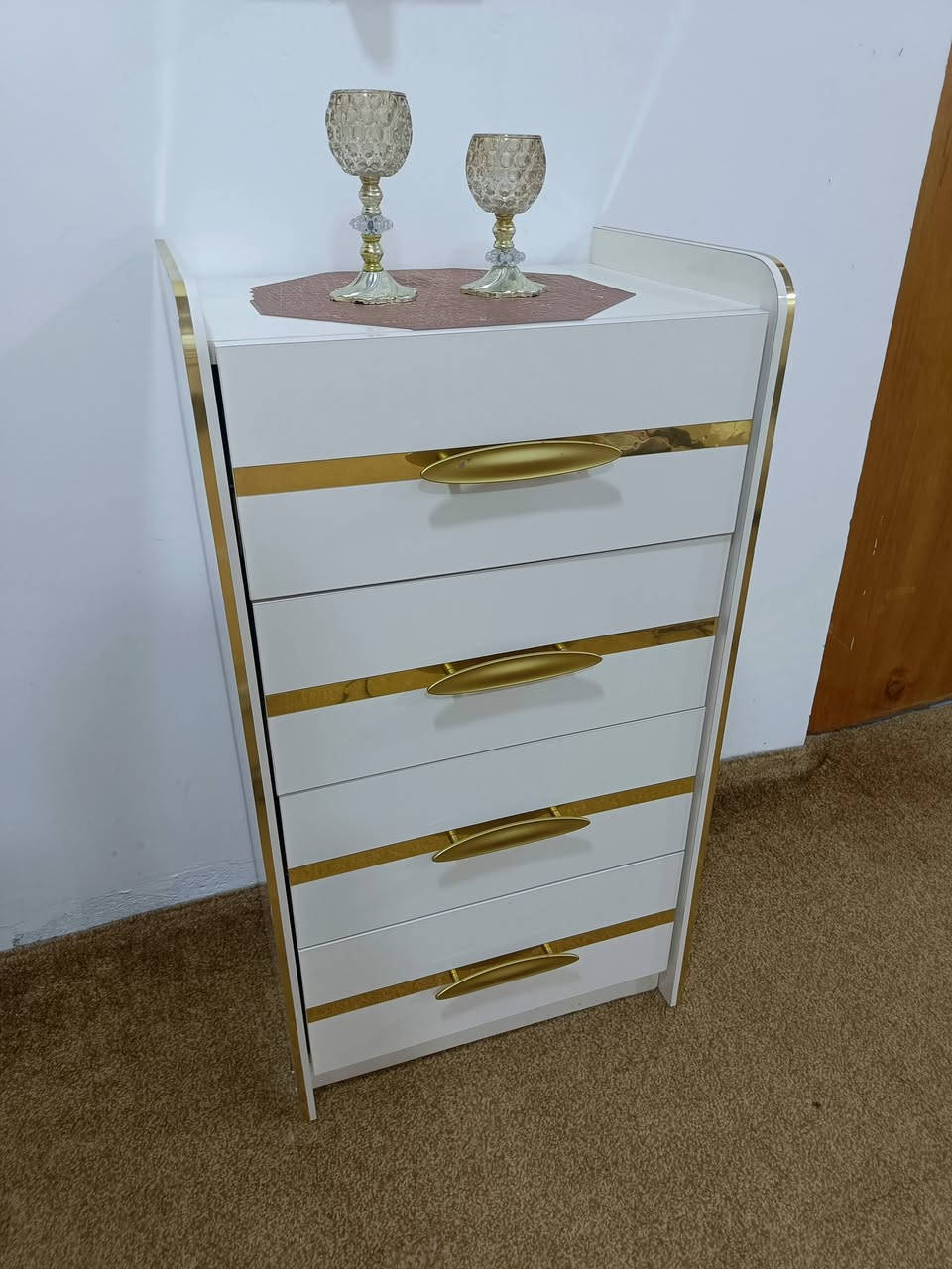 غرفه تركي الاصلي مشتريها مليون ٧٠٠ هسه أريده مليون بيه مجال قليل
