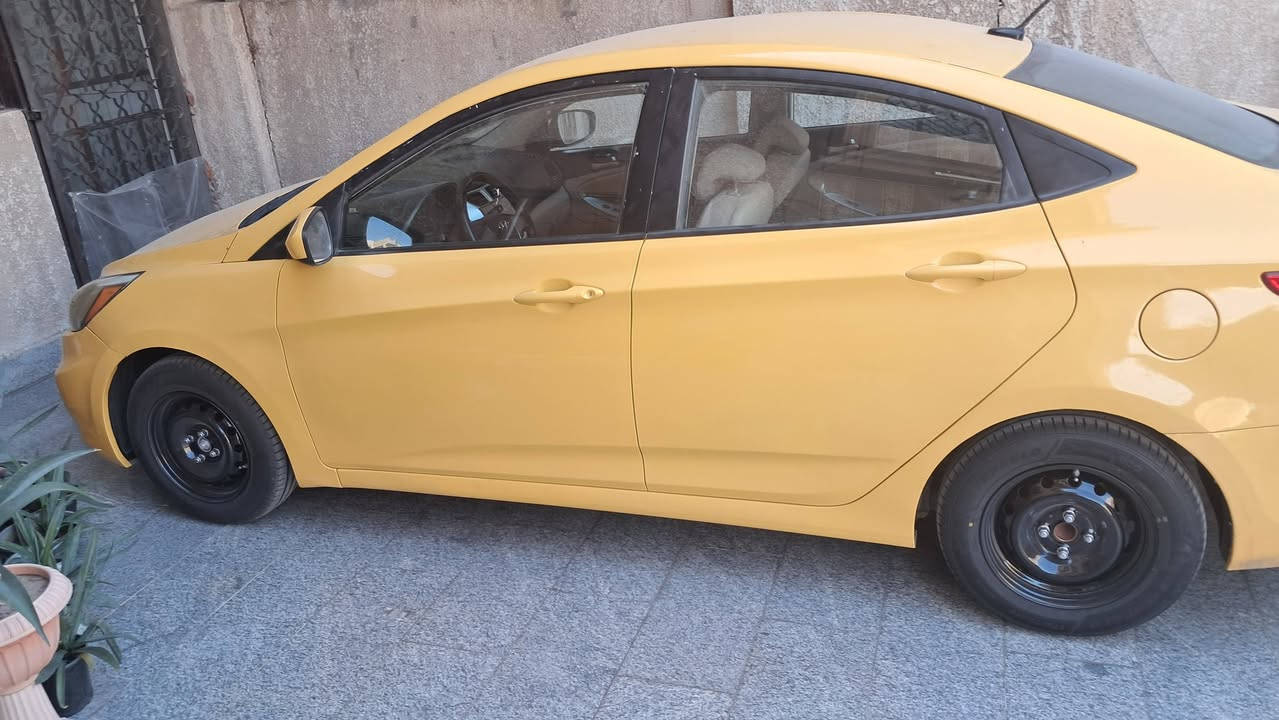 سلام عليكم .
اكسنت امريكي ٢٠١٦ 
١٦٠٠ gdi 
السونار مرفق 
ب اسمي مصفره هيئه ..
حي الجهاد بغداد 
***********
