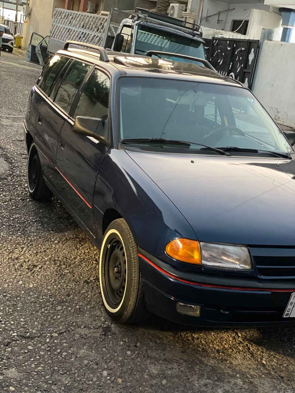 استرا استيشن للبيع موديل 93 سنويه 31 سياره بسمي سياره كلش نظيفه مكينه 18 كير مكينه بشرط و شرط تحويل  سعر 45بي مجال بسيط عنوان كركوك ***********
