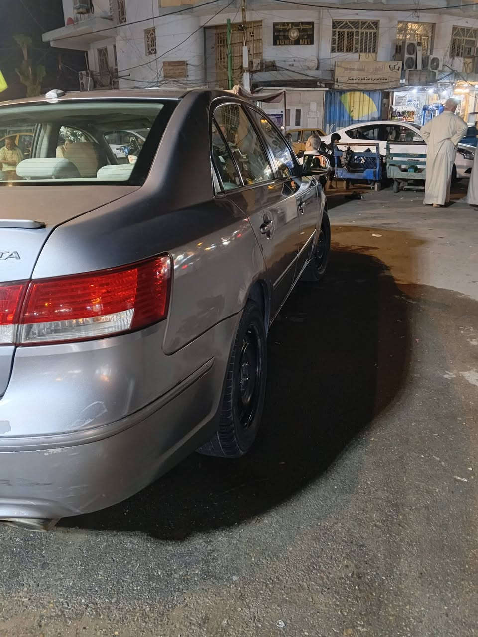سلام عليكم سياره سوناته امريكي صبغ حزام 6 سلندر تحكمات ستيرن تبريد كزاز محرك جيد جده فتحت سقف السعر 95 ورقه وبيها مجال سياره خير من الله  مكاني بغداد الكريعات رقم الهاتف ***********
