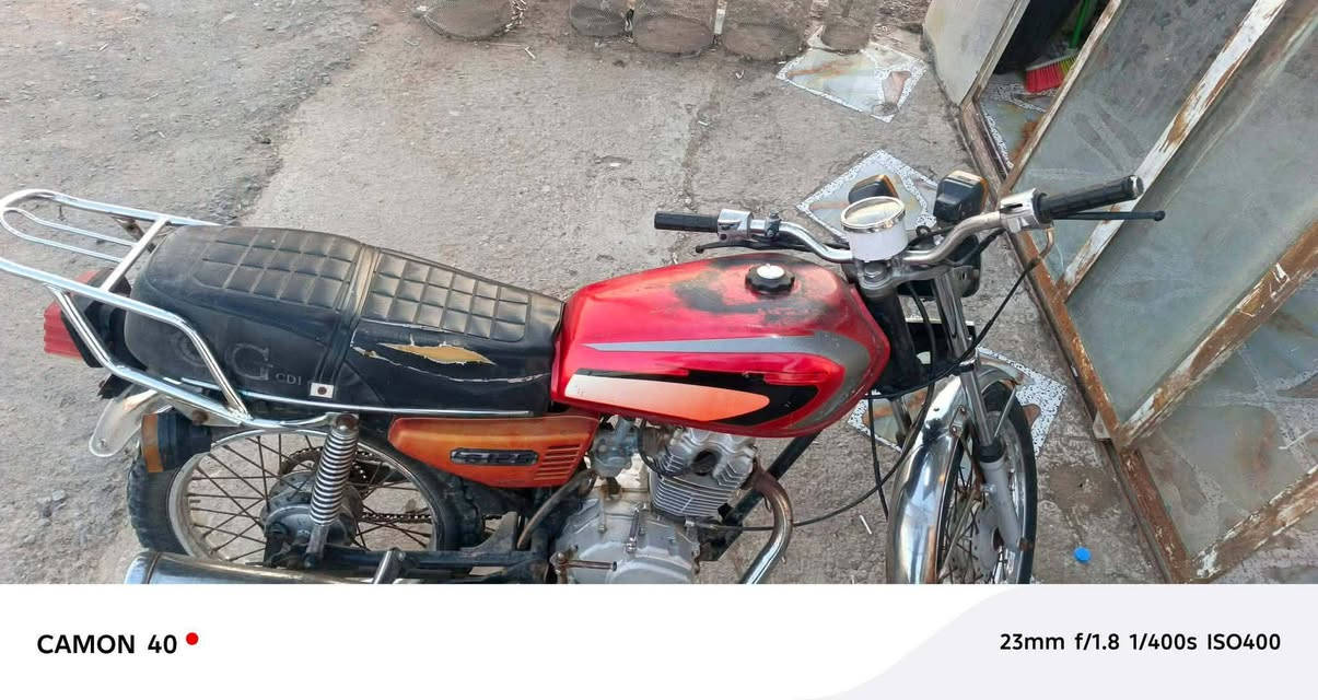 السلام عليكم دراجه اراشه كلك سرقه عشاير عليه للبيع مكينه نضيفه مكان واسط صويره  لاستفسار لاتصال ***********
