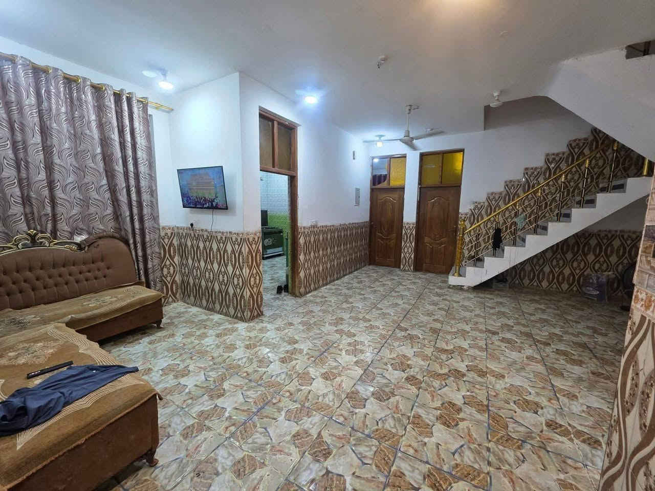🏛️ ((مكتب الريان الاستثمار العقار)) 🏛️

🏠 بيت للبيع كوت حي الحكيم شارع سكلة ابو حيدر الخفاجي او قرب اسواق البركة.

✨ مساحة::200 متر. ✨
✨ بناء::طابوك سكف صب. ✨
✨ مرقم من قبل بلدية حي الحكيم. ✨
✨ خدمات::ماء _كهرباء _مجاري _مدارس. ✨

🏠 يتكون من غرفتين نوم _هول _مطبخ _استقبال _مجمع صحيات _كراج _حديقة.

👈 للاستفسار اكثر.
🏛️ #مرجعة_مكتب_الريان_الاستثمار_العقار.
🗺️ عنوان مكتب كوت حي الحكيم شارع علاء غريب او قرب اسواق باب الحارة.
👈 بأدارة حسين ابو سند الركابي.
☎️ *********** ☎️
