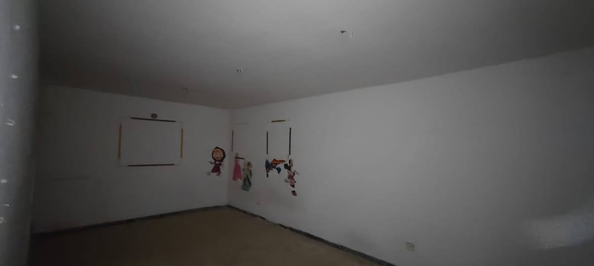 *#للايجار_في_السيدية*
بيت مساحه 300 متر للايجار في السيدية
يحتوي على 3 غرف نوم و مطبخ و استقبال و كراج و حديقة و خدمات
بدل الايجار مليون و 250 الف دينار
للاسـتفسـار
***********
