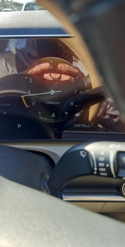 � للبيع | توسان 2025 خليجي
🔹 الحالة: شبه جديد – على وضع الشركة بيها بس بارد بصندوق موشر عليه بصور

🔹 الممشى: 15 ألف كم

🔹 التسجيل: رقم بغداد باسمي

🔧 

المواصفات:

 • محرك 2000 سي سي

 • بصمة + تشغيل عن بُعد

 • كراسي كهرباء

 • صندوق خلفي كهرباء

 • ويل كب 19

 • فتحات تبريد خلفية

 • هاند بريك بصمة

 • مانع انزلاق + مانع انحدار

 • لايت زينون متحرك

 • شاشة كبيرة متصلة

 • داشبورد ديجتال متغير

 • شاحن وايرلس

 • حساسات أمامية

 • حساس تاير

 • Auto Hold

 • Drive Mode

 • مرايا ترحيب وشفط

 • داخلية لون أبيض

 • تبريد قطعتين

💰 السعر: 228

📍 الموقع: بغداد – الأعظمية

📞 واتساب فقط:

 • ***********
