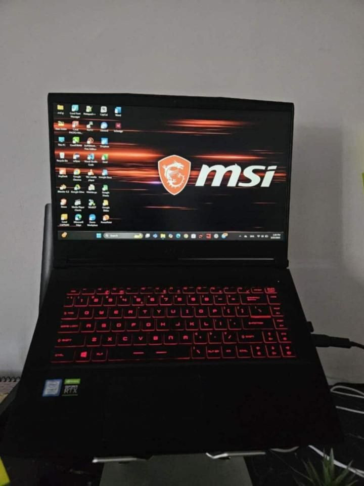 💻 MSI Gaming Laptop

 – نظافة 99% – أداء احترافي للألعاب والتصميم والمونتاج
🔹 المواصفات الكاملة:
✅ المعالج: Intel Core i7-9750H (الجيل التاسع)
• 6 أنوية / 12 مسار
• التردد: من 2.6GHz حتى 4.5GHz
• كاش: 12MB
• مثالي للألعاب والمهام الثقيلة
✅ كرت الشاشة الأساسي (للألعاب): NVIDIA GeForce RTX 2060
• ذاكرة مخصصة: 6GB GDDR6
• يدعم Ray Tracing وDLSS
• ممتاز للألعاب الحديثة والمونتاج بدقة عالية
✅ كرت الشاشة المدمج: Intel UHD Graphics 630
• للاستخدام العادي وتوفير الطاقة
• ذاكرة مخصصة: 128MB
✅ الرام: 16GB DDR4
• قابلة للترقية
✅ التخزين: 954GB SSD NVMe
• سريع جدًا في تشغيل النظام والبرامج
✅ الشاشة: 15.6 بوصة
• دقة عالية (Full HD)
• معدل تحديث مرتفع (غالبًا 120-144Hz)
✅ النظام: Windows 11
✅ لوحة المفاتيح: بإضاءة خلفية RGB
✅ الإجمالي الرسومي: حوالي 14GB (ذاكرة مخصصة + مشتركة)

العنوان الديوانية سعر خاص مايعرف قيمته لا يدخل


**إذا كنت صاحب هذا الإعلان وتريد حذفه لأي سبب، رجاءا أرسل رسالة إلى الدعم الفني**