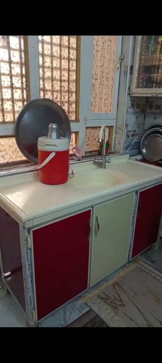 غرفه نجارة 6 ابواب سعرها 700 وبيها مجال  
كاونتر نضافه 80 % سعره 700 وبي مجال عنوان الشطره قرب الكلية البيطرية


**إذا كنت صاحب هذا الإعلان وتريد حذفه لأي سبب، رجاءا أرسل رسالة إلى الدعم الفني**