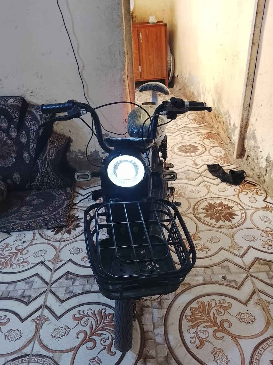 سلام عليكم عندي بايسكل شحن بيه 4باتريات بايسكل نضيف وياه شاحنه مكاني ميسان قضاء كميت سعر200بيه مجال


**إذا كنت صاحب هذا الإعلان وتريد حذفه لأي سبب، رجاءا أرسل رسالة إلى الدعم الفني**