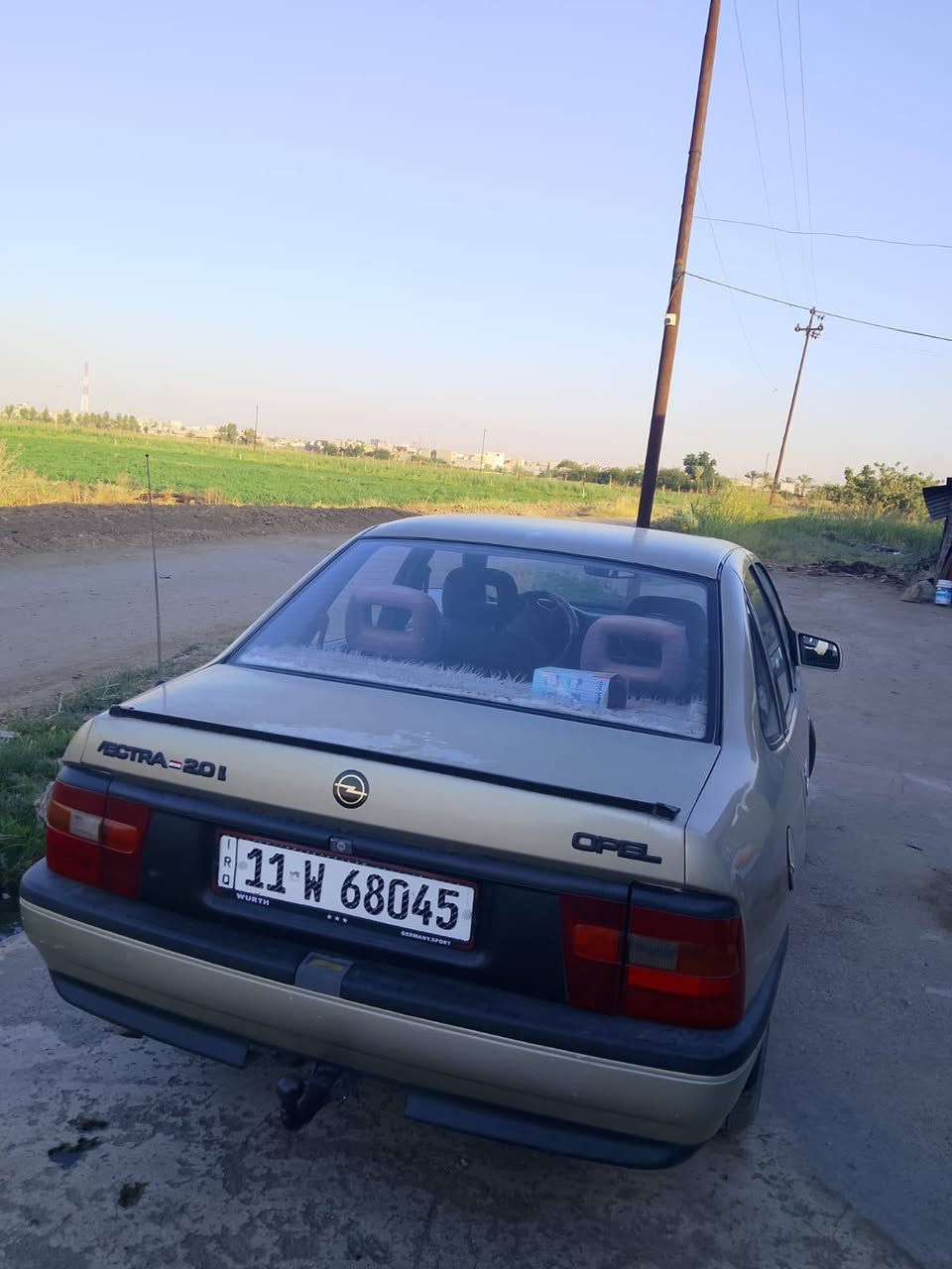 سلام عليكم خوان وبل فكتره حجم ٢٠ محرك و كير شرط نضافه كدام العين ماناقصها شي موديل ٩١السعر ٤٠وبيها مجال الشراي يتصل ع رقم***********مكان موصل لايمن
