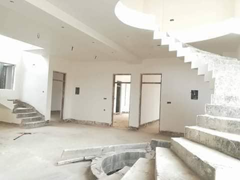 السلام عليكم اخوكم خلفه بياض جص وبورك وشغلي درجه اولى بإشراف مهندس وهذا جزء بسيط من اعمالي اتمنى ان ينال اعجابكم واي استفسار الاتصال على الرقم *********** همتم رفع المنشور ابملسقاتكم اخوتي
