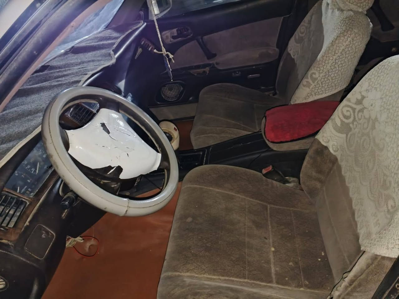 بطه منفصل موديل 1993رقم انكليزي مكفوله من النقل ولكص ولاصوليات مداور ثاني يوم مكينه 2500جديده حداديه جديده تخم تأير ويل كب تبريد خلفي امامي شاشه كامره يوبي اس السعر 55وبيه مجال حك الجيه ***********
