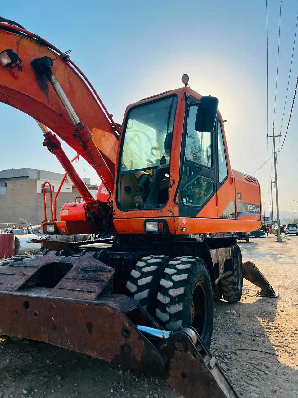 حافاره موديل 2004 منفيس گير محرك بشرط تاخم تايه جديد حافاره جاهز لاشغل لاايستي فاده ***********_***********

