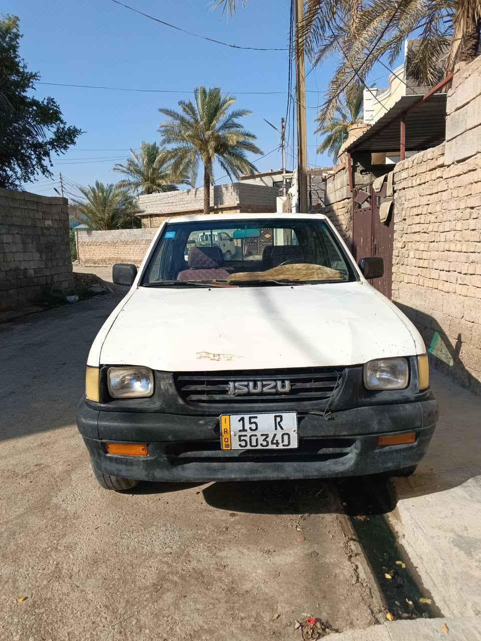 السلام عليكم سياره ازوزه موديل 93 تبريد شغال محرك خير من الله لاصرف ولاتبخير سيارة بسمنه شرط تحويل ثاني يوم سنويه (30) السعر55وبيها مجال للاستفسار ولاتصال ***********
