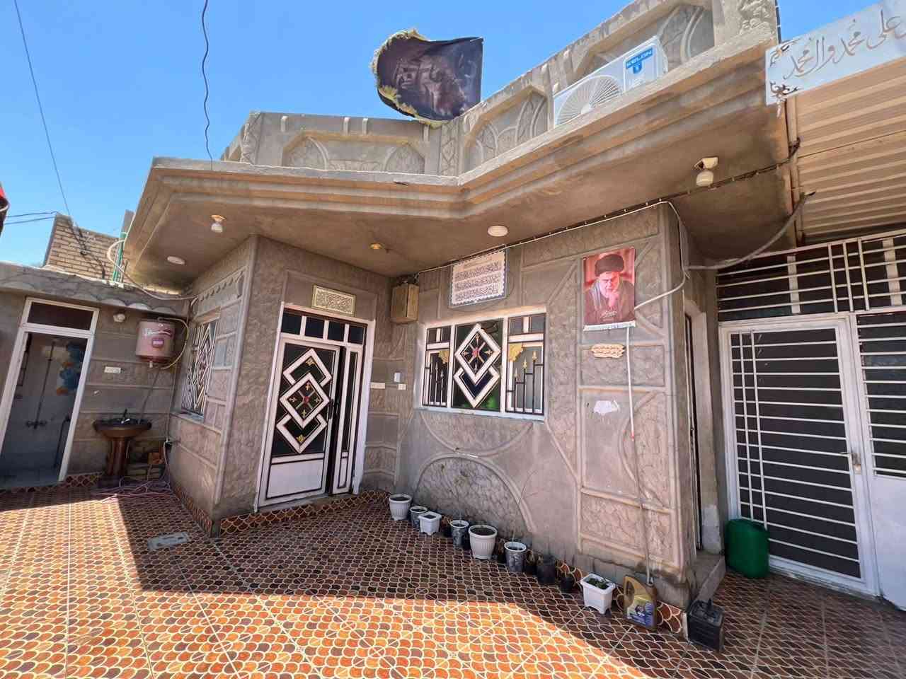 بيت للبيع طابو زراعي  حي العسكري نهاية  شارع  المركز الصحي المساحة 215م  ركن على شارعين 
رقم الهاتف 
***********
***********

