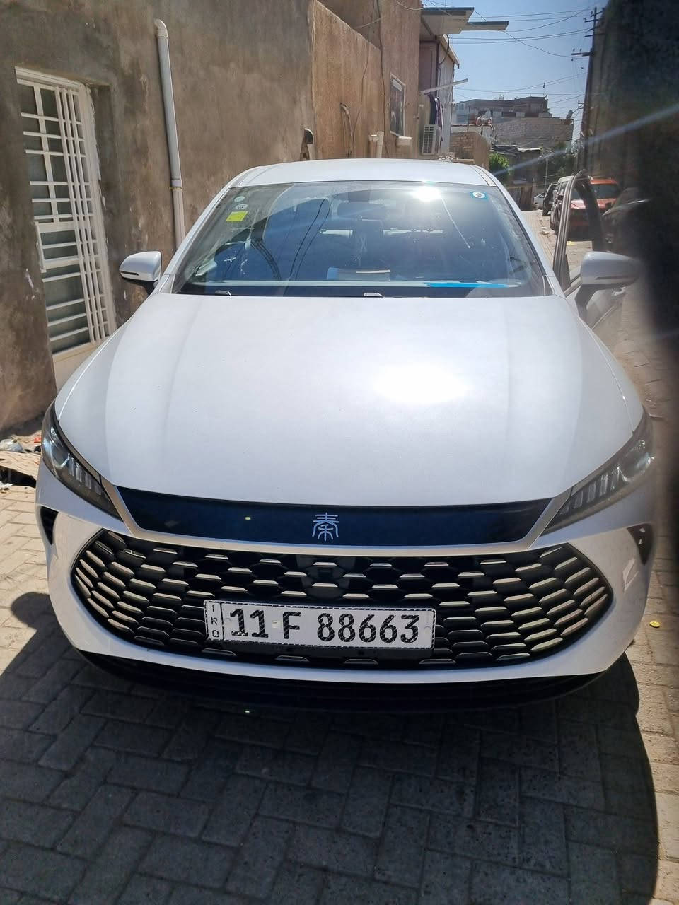 السلام عليكم من رخصه الاخ الادمن محترم
بي واي دي 25 كماموضح  بالصور ايشكد ماشيه بها شخوط بالدعاميه  امامكم بالصور  سعرها 17 و700 مليون الرقم العنوان بغداد ***********
 ***********
