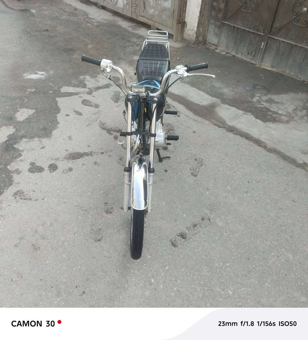 شباب دراجه البيع دراجه نكره هندر بكاني بصره كرمت علي سعر 450 وبيه مجال حك جيه رقم ***********
