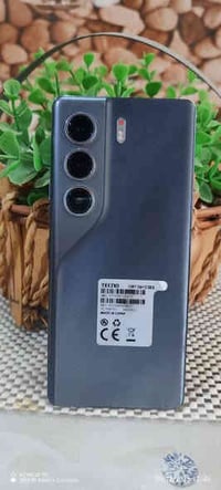 تكنو كامون 40 برو • ذاكرة 256/رام 12+12 • شاشة مكسورة