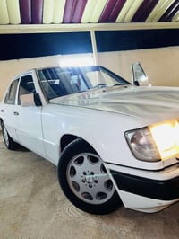 مرسيدس ١٩٨٨ • مكينة ٢٥٠٠ • حي جهاد