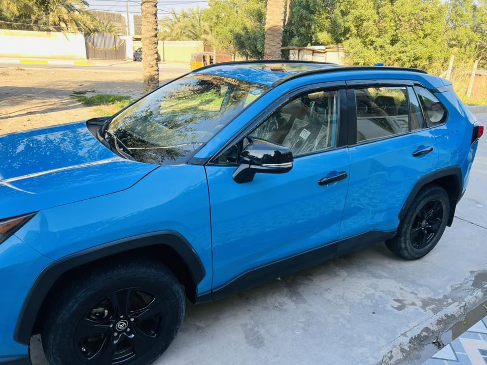 السلام عليكم حبايب راف فور 2021 فول مواصفات فئه xle فول ميحتاج اذكر مواصفاتها ماشيه 33 الف مايل ضررها كما موضح بل منشور قطعتين فقط جاملغ وبنيد وبيها رصعات بل قماره كما موضح في الصور كلشي ذكرت بل تفاصيل السعر 170 وبيها مجال 
***********
