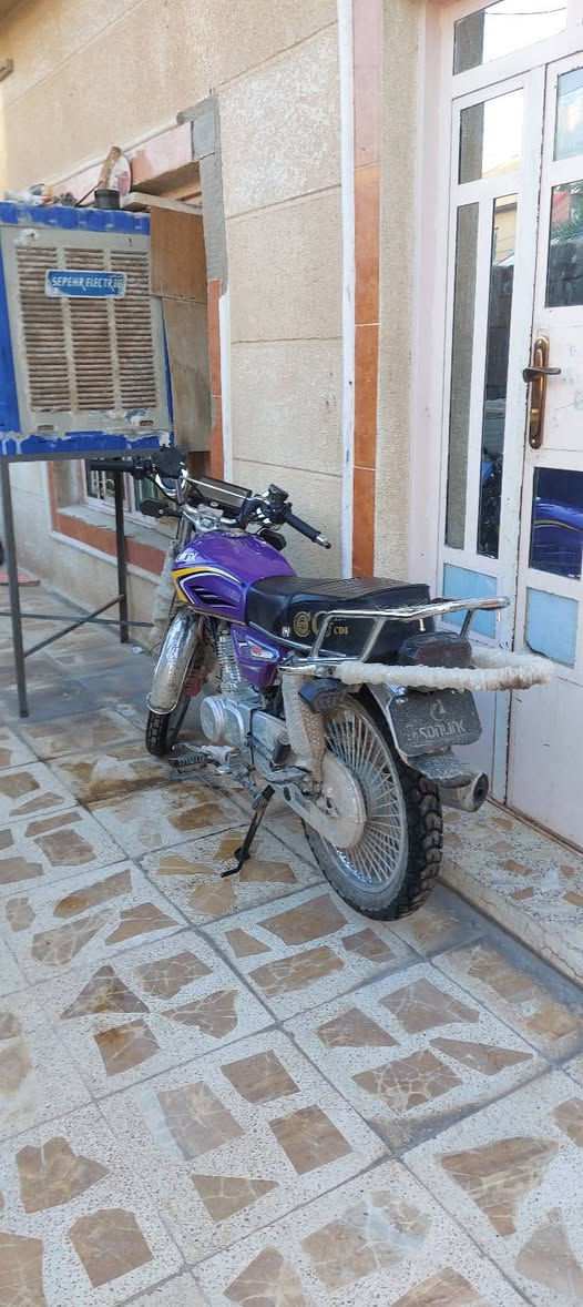 سلام عليكم دراجة تايكر للبيع موديل 2025 دراجة تخبل شلعة ومعدل محرك شرط ما مفتوح بالواقع بعد احلة وارتب شاهد الله دراجة تاخذة ربع ماتصرف عليهة سعر 675 وبيها مجال *********** مكاني تكريت حي الجمعية
