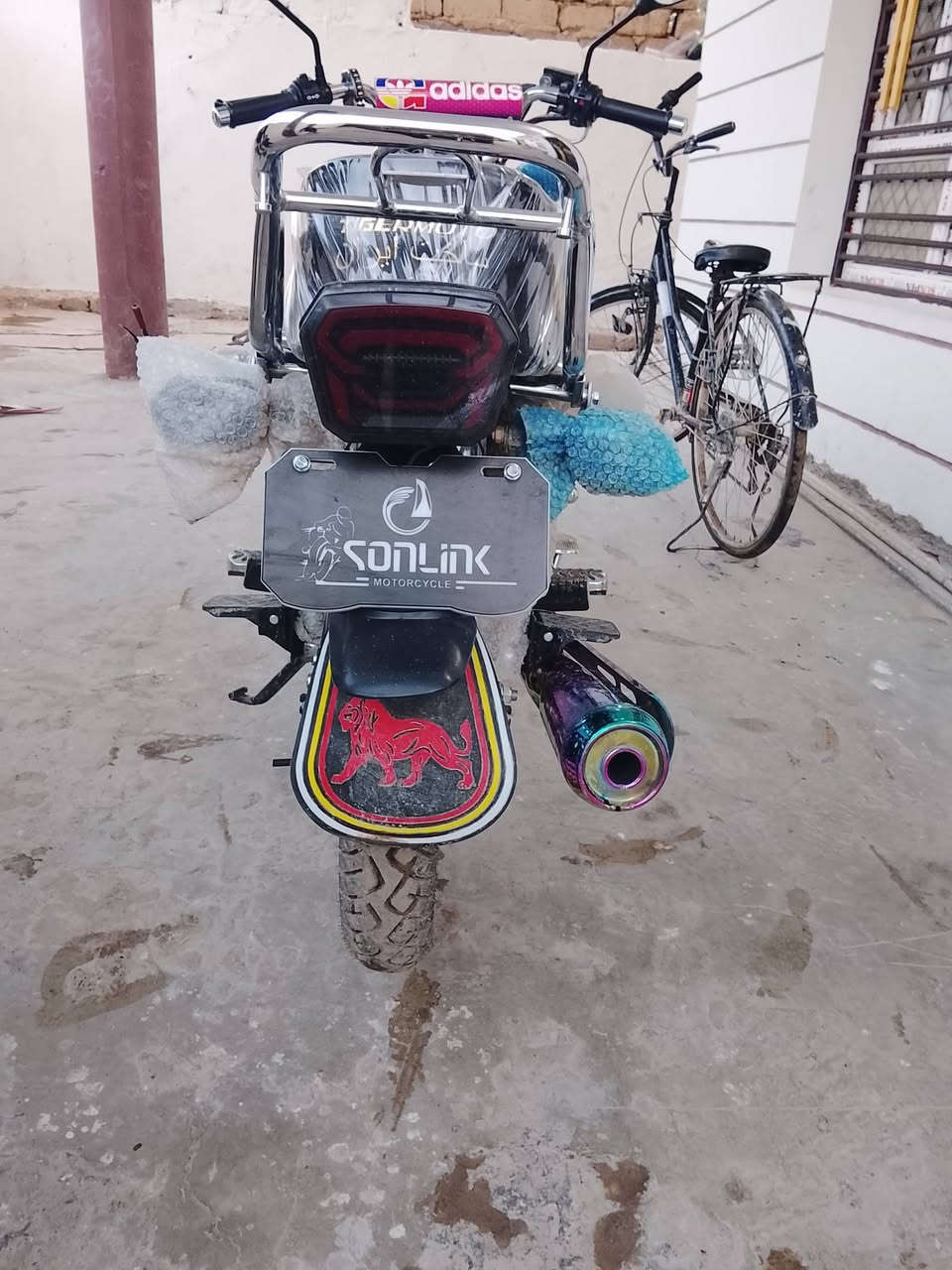 السلام عليكم كيفك المحرك 250 للبيع موديل 26 مكاني بيجي ماشي759 ***********
