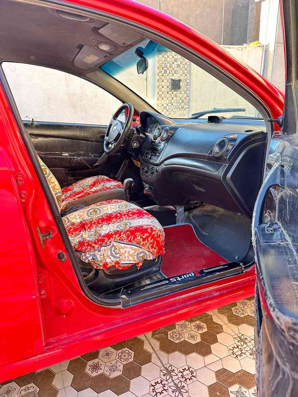 يا الله 
افيو خليجي موديل 2007 كير اوتوماتيك 
سياره جديده مال جناي ماشيه 200
بيها مكانات صبغ قليله جداً 
كير جديد 
مكينه جديده
حداديه خلفي امامي جديده
تخم تاير جديد 
سياره جديده ع وضع الشركه 
رقم بغداد انكليزي 
مكاني حله المركز حي الجامعه 
السعر 58
للاستفسار 
***********ابو امير
