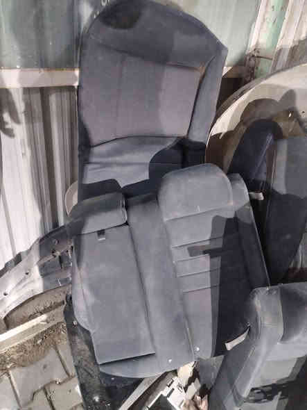 سلام عليكم كشنات جارجر موديل ١١ الحد ١٤ مخمل نضيفات كلش البيع سعر ١٠٠ الف وبيهن مجال رقم ***********
