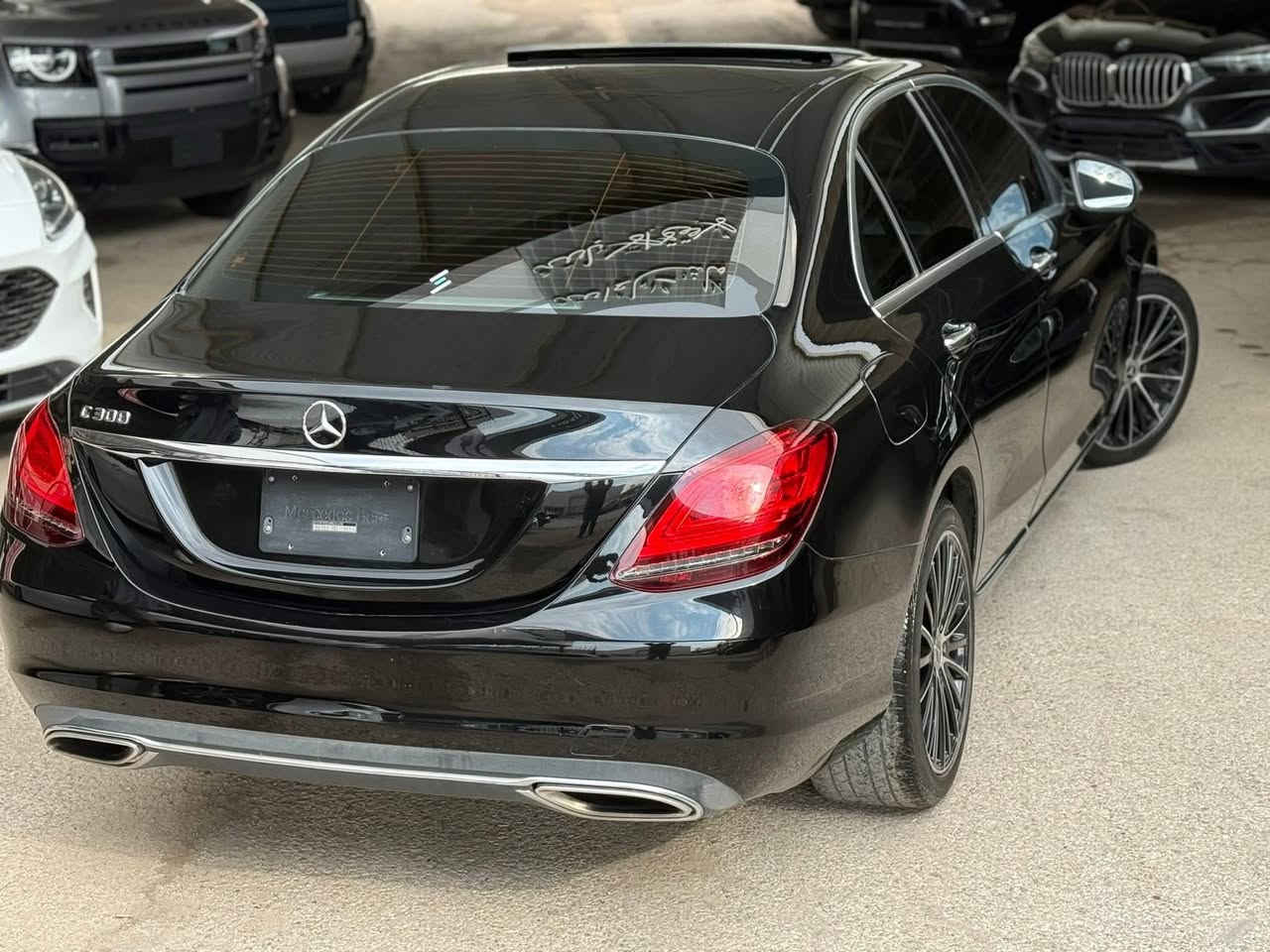 للبيع
مرسيدس 
C300
2021 
2000 سي سي 
(فحص كامل ‏)
(كلين تايتل  )
‏الإضافات 
‏فتحه 
‏شاشة 
دهان الوكاله 
‏جلد 
كراسي كهرباء 
‏تدفئة كراسي 
‏ميموري كراسي
‏كاميرات
اضويه زنون
بصمه
صندوق خلفي كهرباء 
كوشوك جديد 
‏رادار
‏نقاط عمياء
موري كهرباء 
و العديد من الإضافات  
للاستفسار 
0795315771


**إذا كنت صاحب هذا الإعلان وتريد حذفه لأي سبب، رجاءا أرسل رسالة إلى الدعم الفني**