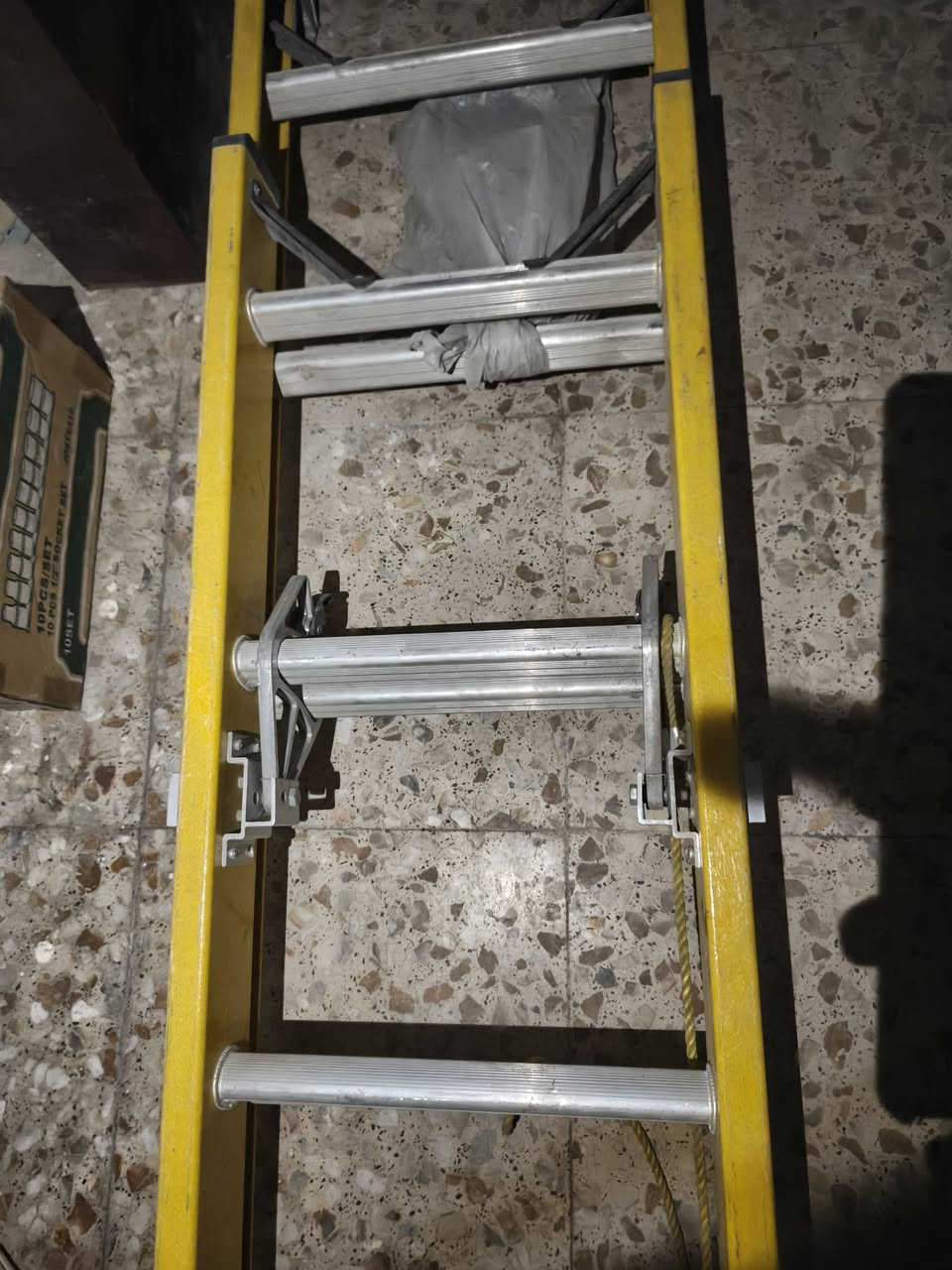 درج المنيوم اصلي ثقيل من ماركه جيدافر سلايت حبل 6، 40م طوله يفتح تقريبا 7 متر متوفر قطعه وحده فقط 
السعر 190 الف
العنوان بغداد الشعب 
لي حاب يتصل رقم+ واتساب ‏‪***********‬‏
